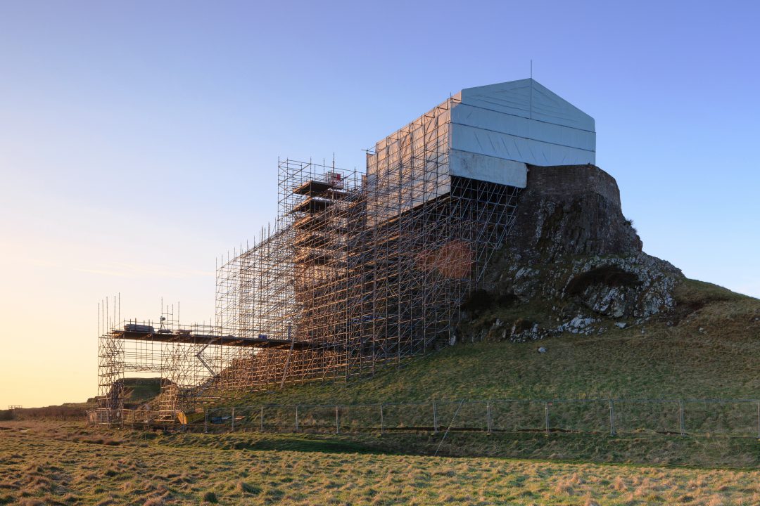 Layher scaffolding impresses during historic refurbishment at the edge of the North Sea