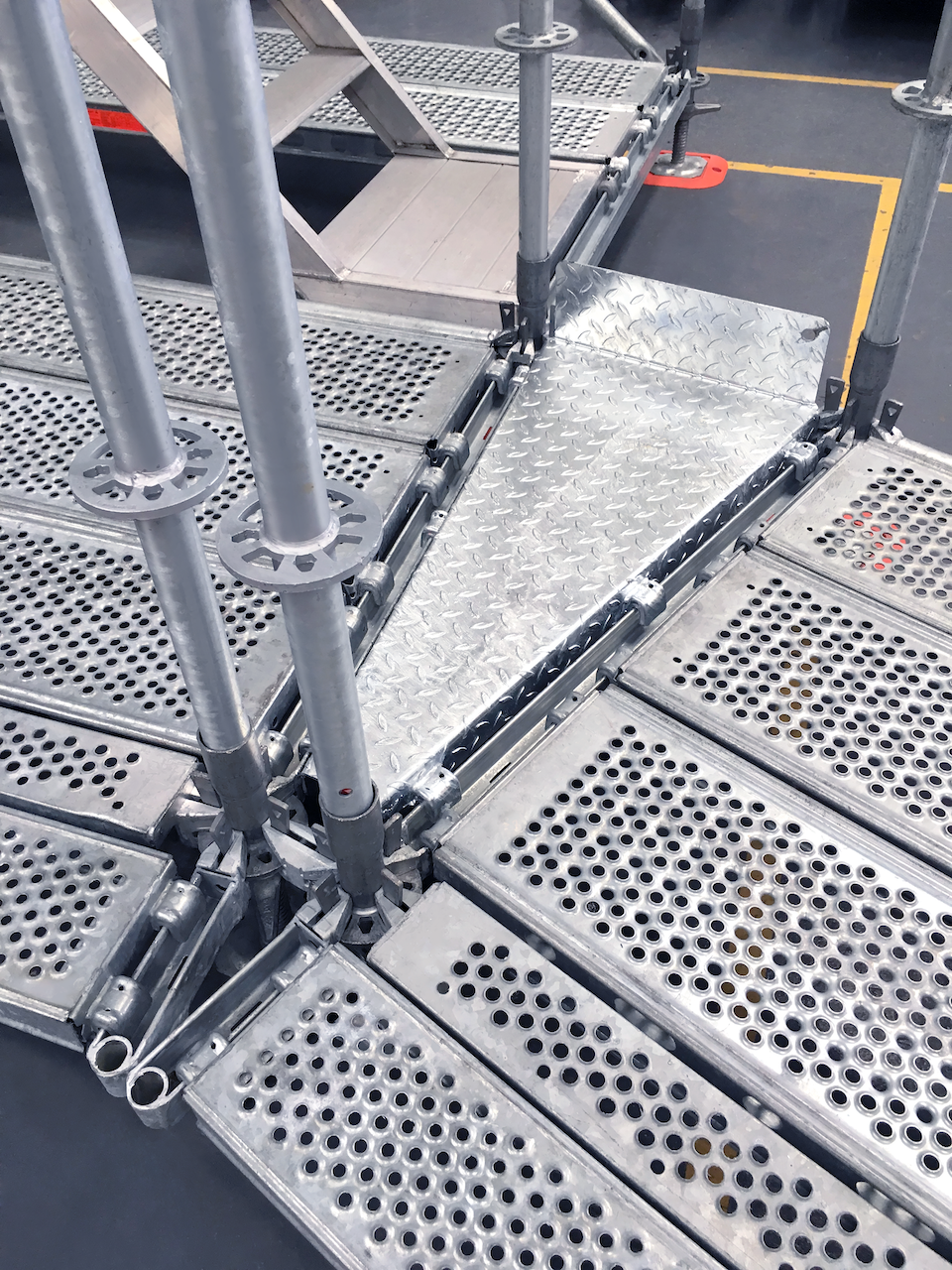 Layher Splayed Corner Kit